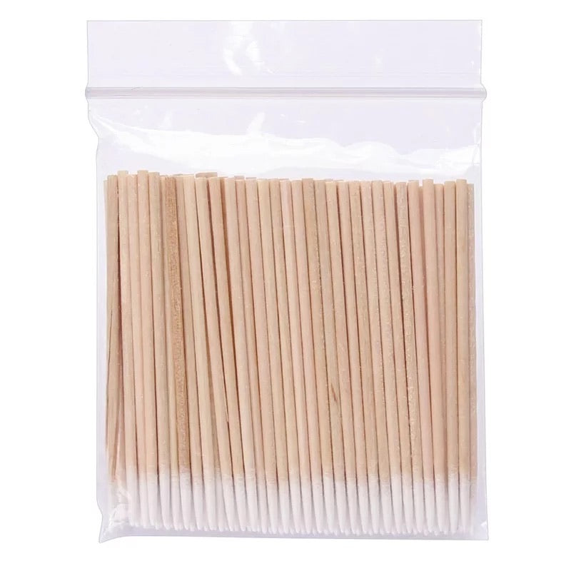 Cotton tip clean up swabs