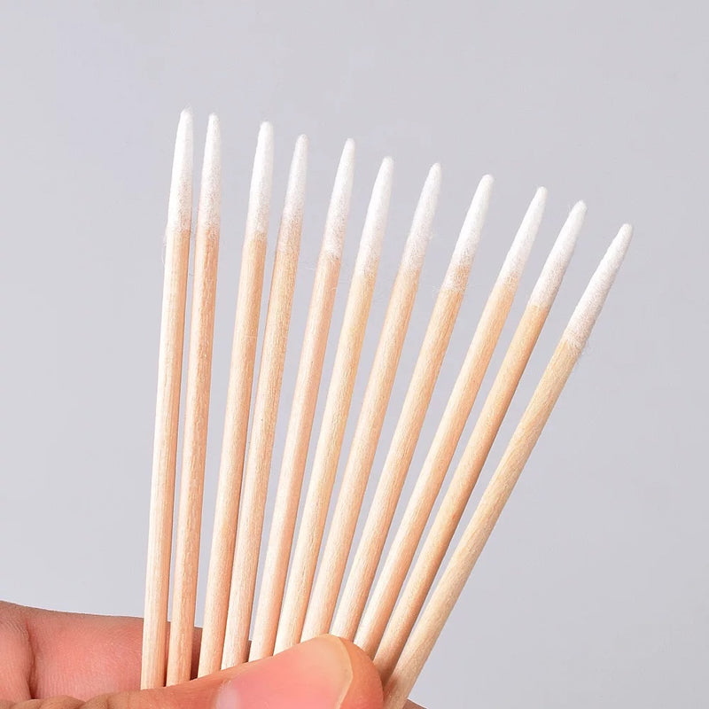 Cotton tip clean up swabs